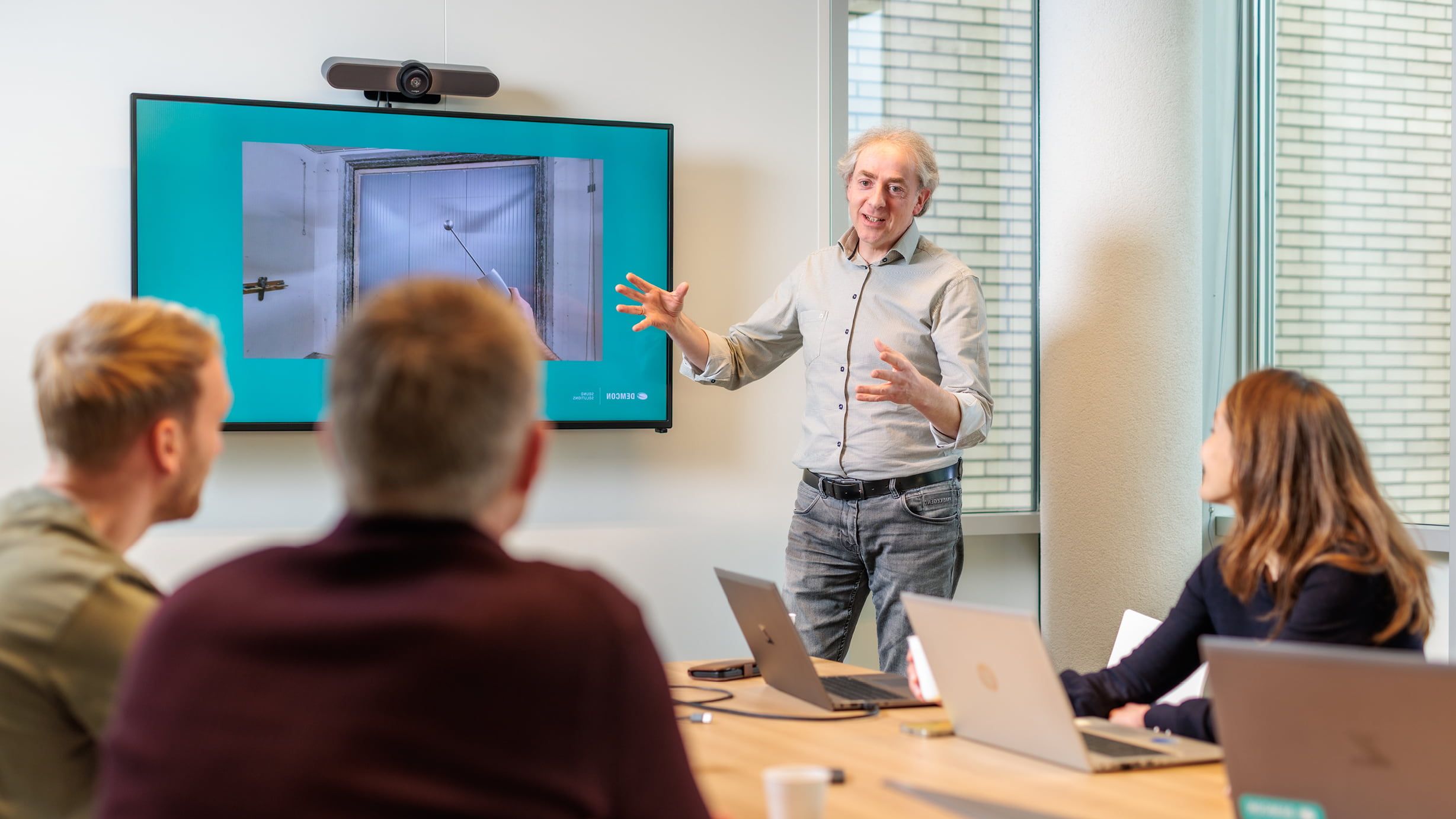 showcase hub banner v1