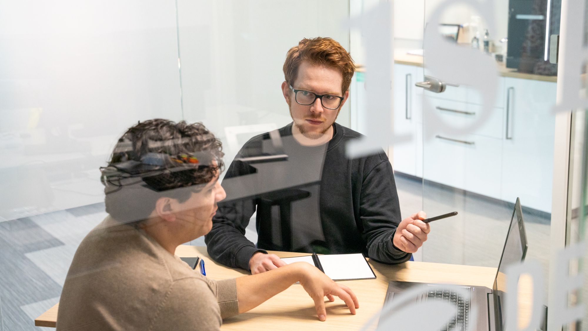 About-us-colleagues-in-meeting